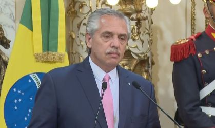 Alberto Fernández e Javier Milei concordaram em se encontrar nesta segunda-feira