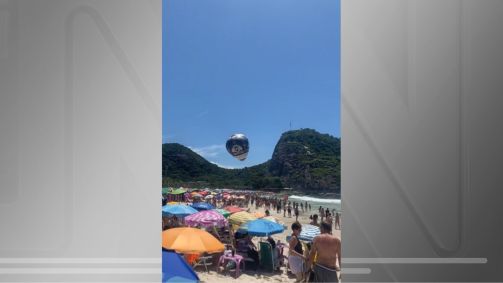 Balão cai em praia lotada no Rio de Janeiro