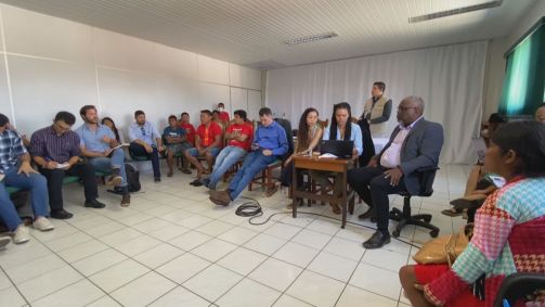 Comitiva do governo se reúne com autoridades e lideranças em Roraima para discutir crise indígena