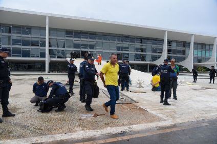 Bolsonaristas presos após invasão ao Palácio do Planalto