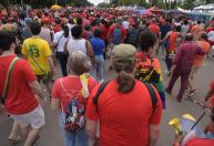 Público enfrenta revista rígida e longas filas para acompanhar a posse de Lula