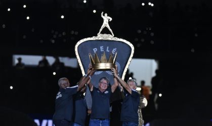 Homenagem a Pelé antes da partida entre Santos e Mirassol