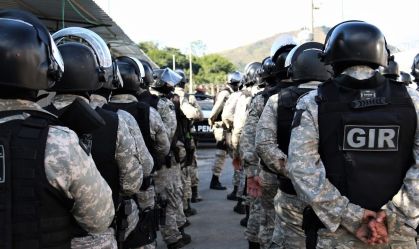 Agentes do Grupamento de Intervenção Rápida (GIR) do Departamento Penitenciário de Minas Gerais (Depen-MG).