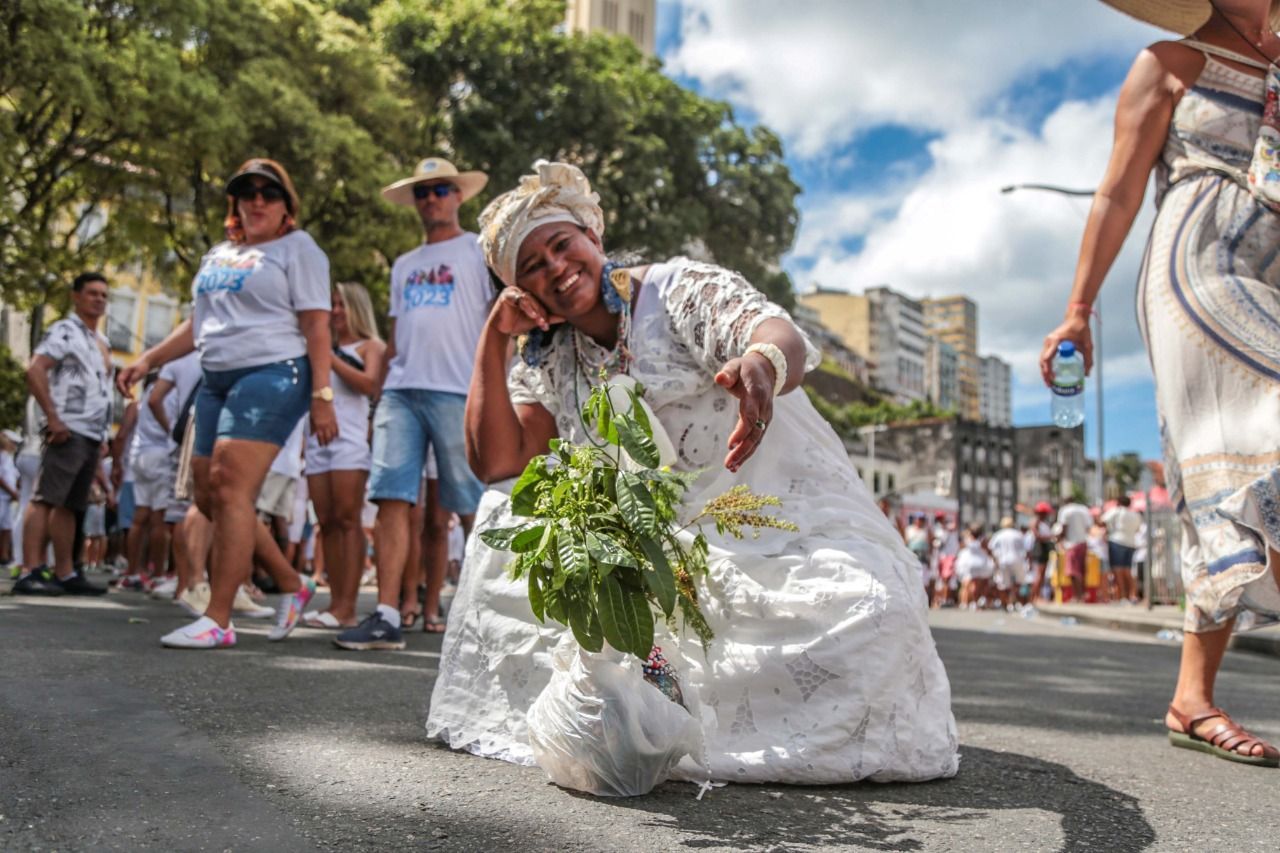 Público celebra retorno do cortejo da Lavagem do Bonfim 2023