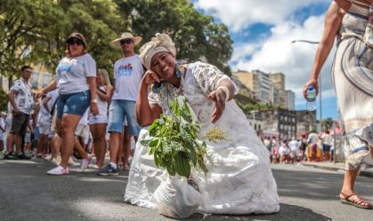 Público celebra retorno do cortejo da Lavagem do Bonfim 2023
