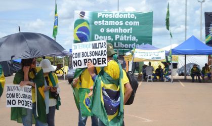 Acampamento de bolsonaristas em frente ao Quartel General do Exército em Brasília