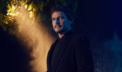"Pai e filha": Pedro Pascal posta foto com atriz de Sarah na série The Last of Us