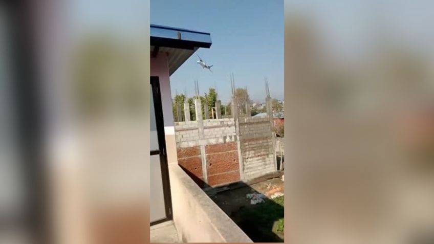 Vídeo de testemunha ocular mostra avião do Nepal se inclinando momentos antes do acidente / Cortesia de Diwas Bohora/TMX