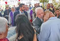 Lula vai a Santos e presta última homenagem a Pelé: “Foi o melhor em tudo”