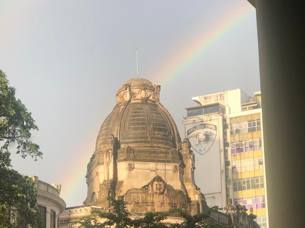 Após chuva, Rio registra fenômeno do arco-íris duplo