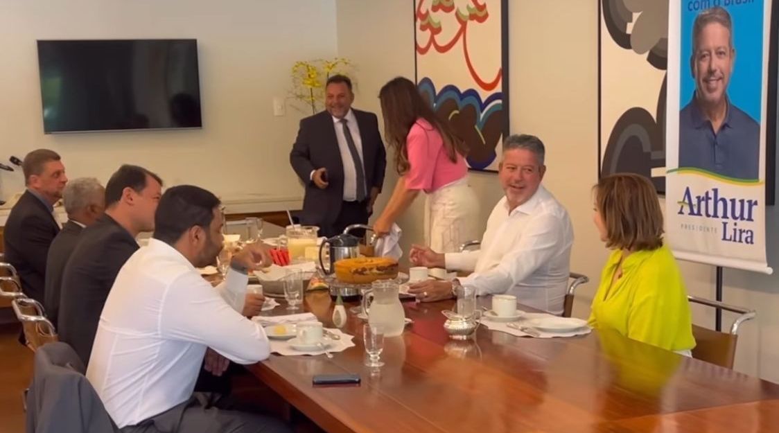 Presidente da Câmara, Arthur Lira, em reunião com deputados do Acre