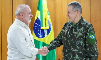 Ministro da Defesa diz que novo comandante do Exército terá que fazer “costuras internas”