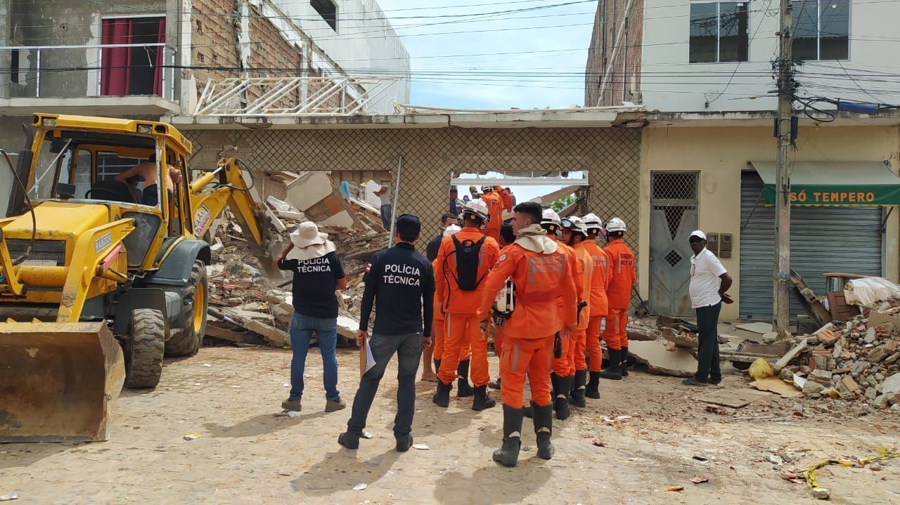 corpo de bombeiros bahia explosão em imóvel