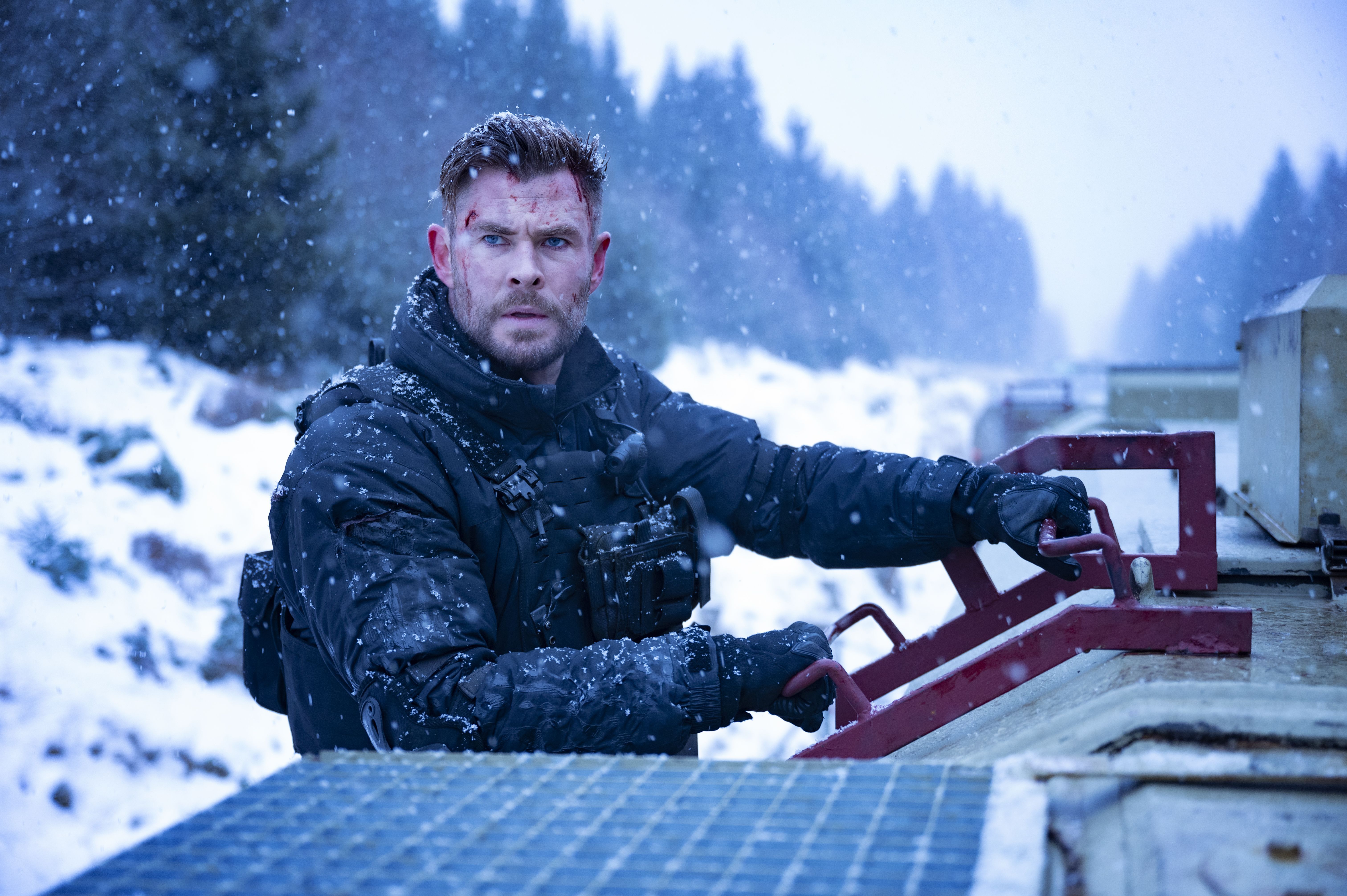 Chris Hemsworth como Tyler Rake em Resgate 2 / Jason Boland/Netflix