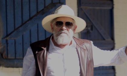 PSDB acusa ator José de Abreu de homofobia contra Eduardo Leite