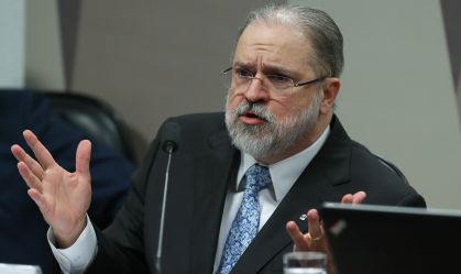 Em última sessão do mandato, Aras fala no STF, agradece ministros e critica “narrativas distorcidas”