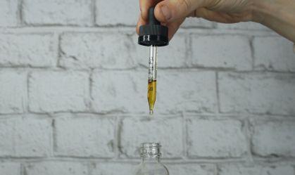 Justiça de Minas concede direito ao tratamento com canabidiol de criança com epilepsia