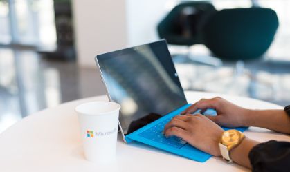 Microsoft anuncia novo Bing com tecnologia de IA em parceria com dona do ChatGPT