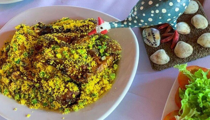 / O arroz com capote é uma ótima opção para quem busca conhecer as comidas regionais do Nordeste