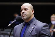 Moraes autoriza Daniel Silveira a retornar ao semiaberto, mas nega indulto