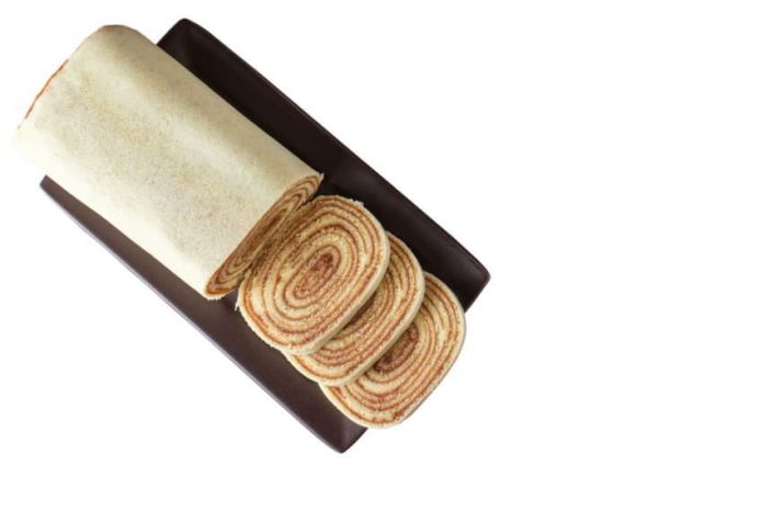 / O bolo de rolo é um doce típico nordestino de Pernambuco.