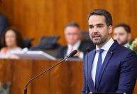 Eduardo Leite toma posse como governador do Rio Grande do Sul