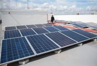 Governo estuda ampliar energia solar aos mais pobres