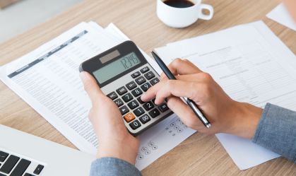 Serasa: 39% pedem antecipação do FGTS para pagar contas básicas