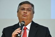 Dino pede ao STF que investigue parlamentares por divulgação de fake news