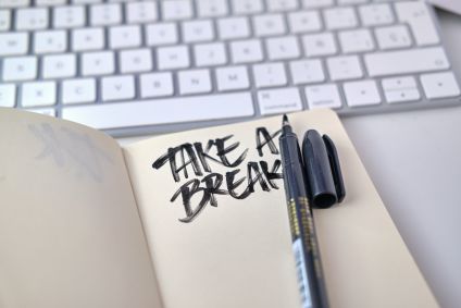 "Take a break" (dê um tempo)