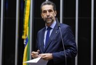 Lula escolhe deputado petista para presidir Itaipu e alija controle militar