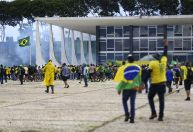PF coleta digitais, DNA e pegadas no STF e cruzará dados dos detidos