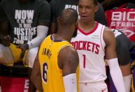 LeBron James é surpreendido por joia da NBA: “Você jogou contra o meu pai”