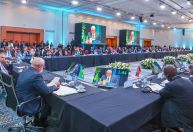 Países da AL marcam reunião para reagir a Trump; Lula avalia participação