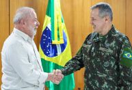 Lula participa de comemoração do Dia do Exército nesta quarta-feira (16)