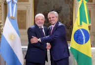 Lula pede desculpas por Bolsonaro e diz que está “de volta para fazer bons acordos com Argentina”