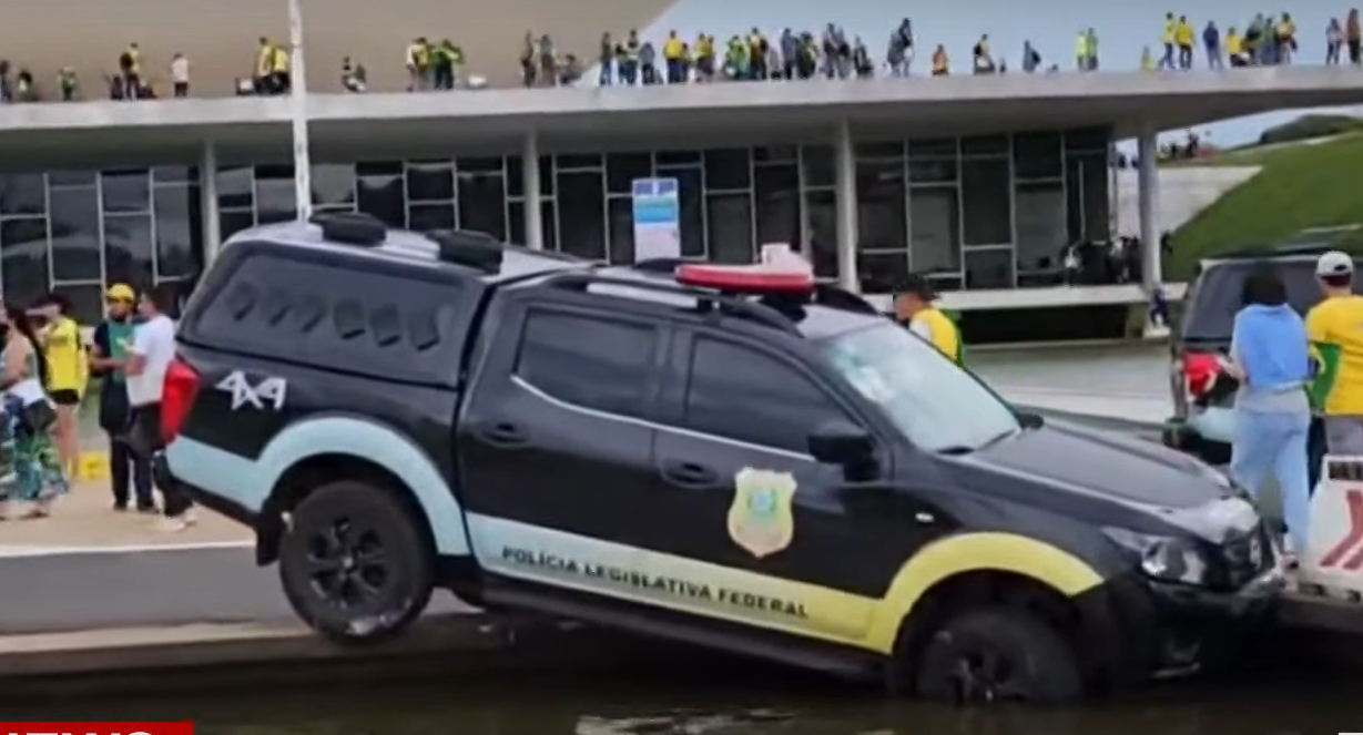 manifestacoes bolsonaristas brasilia viatura