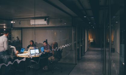 Seguindo onda de demissões das big techs, IBM e SAP cortam milhares de empregos