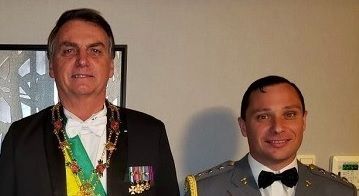 O ex-presidente Bolsonaro e o tenente-Coronel Mauro Cesar Barbosa Cid