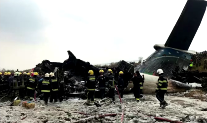 Em 2018, um avião de Bangladesh operado pela US-Bangla Airlines caiu e matou 51 dos 71 passageiros. Nepal teve quase 350 mortos em acidentes aéreos desde 2000.