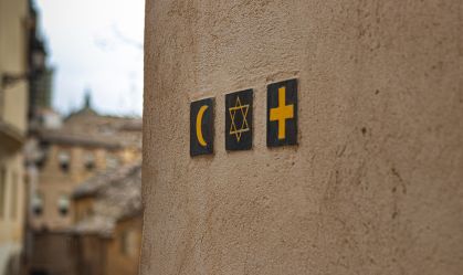 Intolerância religiosa existe no Brasil e precisamos combatê-la, diz antropóloga