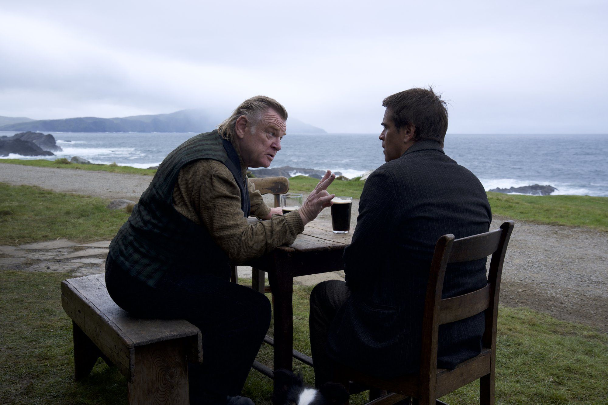 Bendan Keeson e Colin Farrell em "Os Banshees de Inisherin" / Divulgação/Universal Pictures