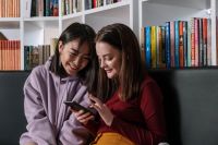 Mais de 80% da Geração Z acredita que "memes" facilitam conexões, diz estudo