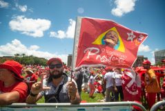 Apoiadores do presidente Lula durante a posse na cidade de Brasília, DF, neste domingo, 01/01/2023