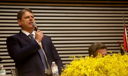 Tarcísio toma posse como governador de SP e agradece Bolsonaro