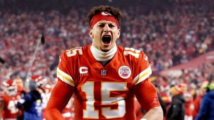 Patrick Mahomes durante partida entre o Kansas City Chiefs e o Buffalo Bills