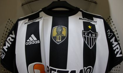Atlético Mineiro leiloa camisas de jogo contra a Caldense para ajudar jornalista