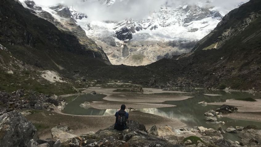 O lago glacial no aos pés de Jomolhari no Butão, que tem um número significativo de lagos glaciais que representam uma ameaça para os que estão vivendo abaixo / J. Rachel Carr / Springer Nature