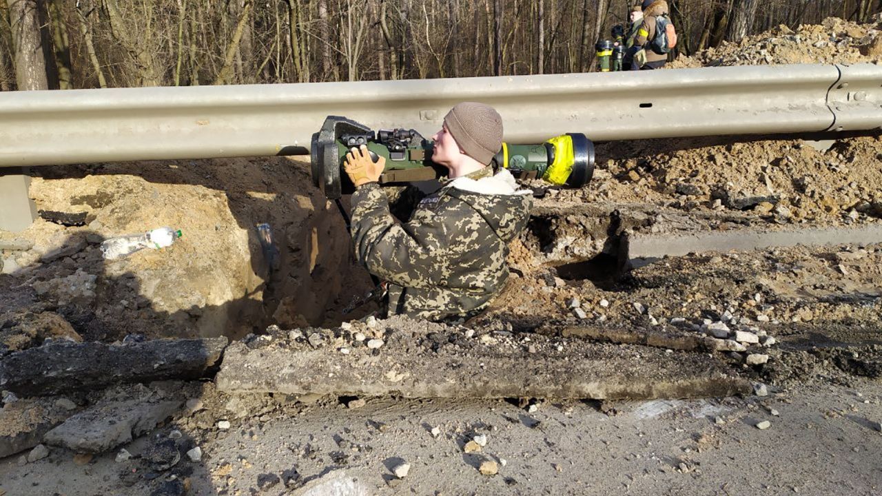 Apesar de ser um voluntário, Fursin se viu perto da linha de frente e foi treinado para usar armas antitanque. / Arquivo pessoal de Yaryna Arieva e Sviatoslav Fursin