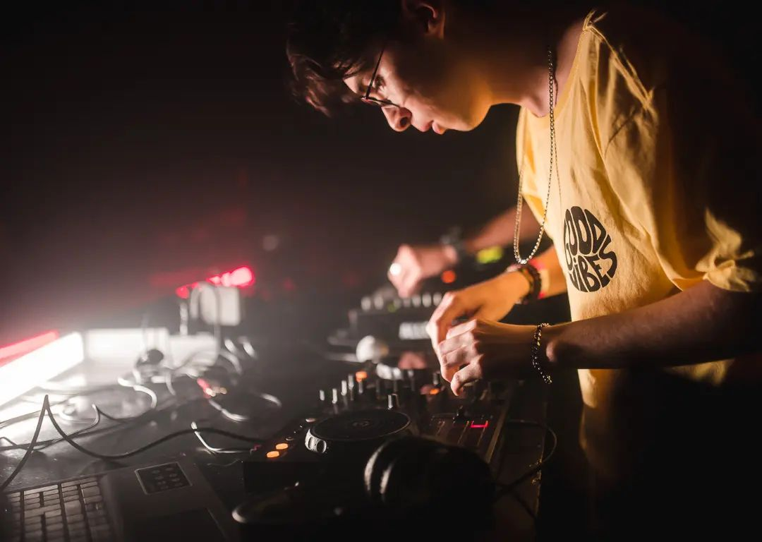 Conheça Klean, DJ baiano de 20 anos autor de remix de funk tocado por Rihanna no Super Bowl / Reprodução / Instagram